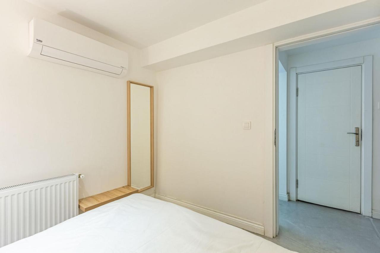 Excellent Flat With Lovely Backyard In Cihangir İstanbul Dış mekan fotoğraf